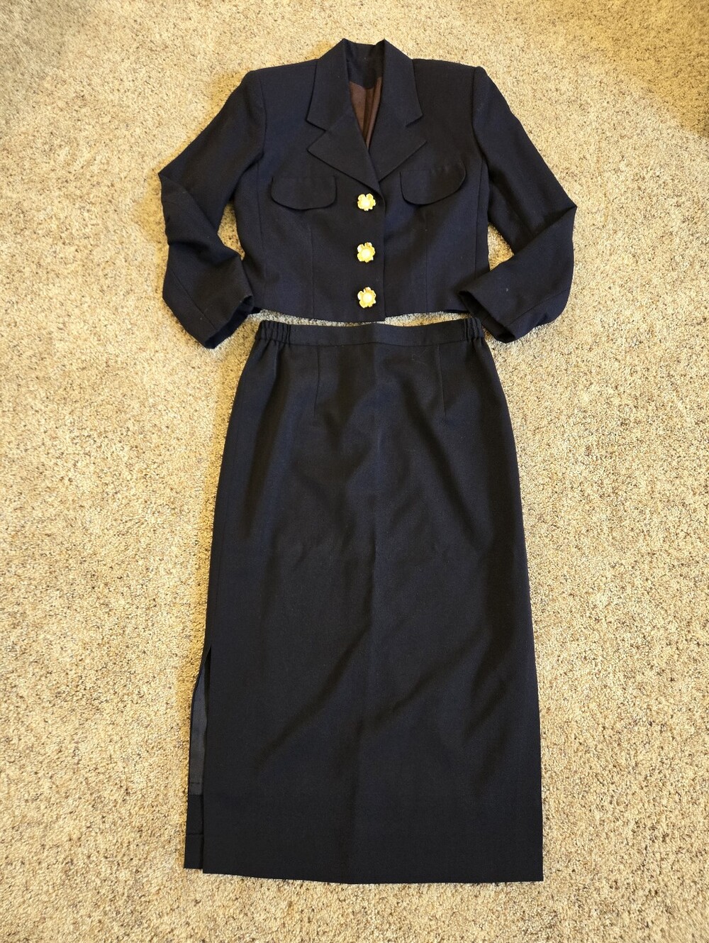 Vintage Amoretti 2 Piece Navy Skirt Suit Set‎ Gold Floral Buttons Women's Size 4